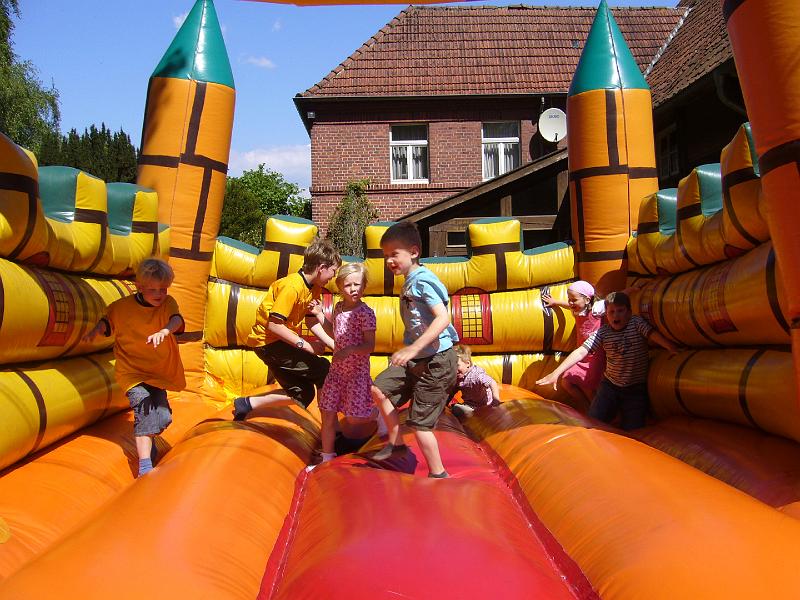 Haehnewettkraehen der Kreisjugend des Kreisverbandes Guetersloh 032.jpg - Hähnewettkrähen des Kreisverbandes Gütersloh in Langenberg auf dem Hofe Großelohmann